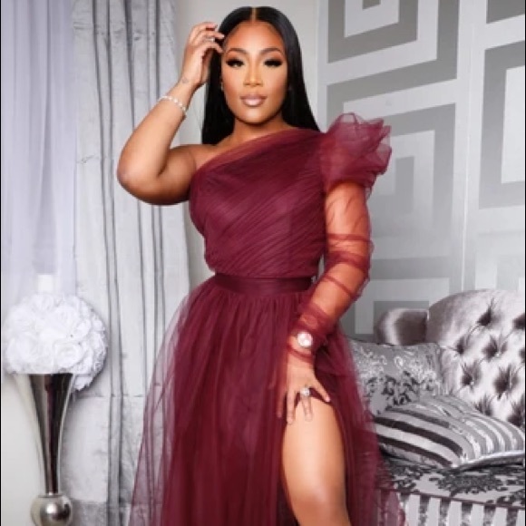 Dresses & Skirts - One sleeve dress